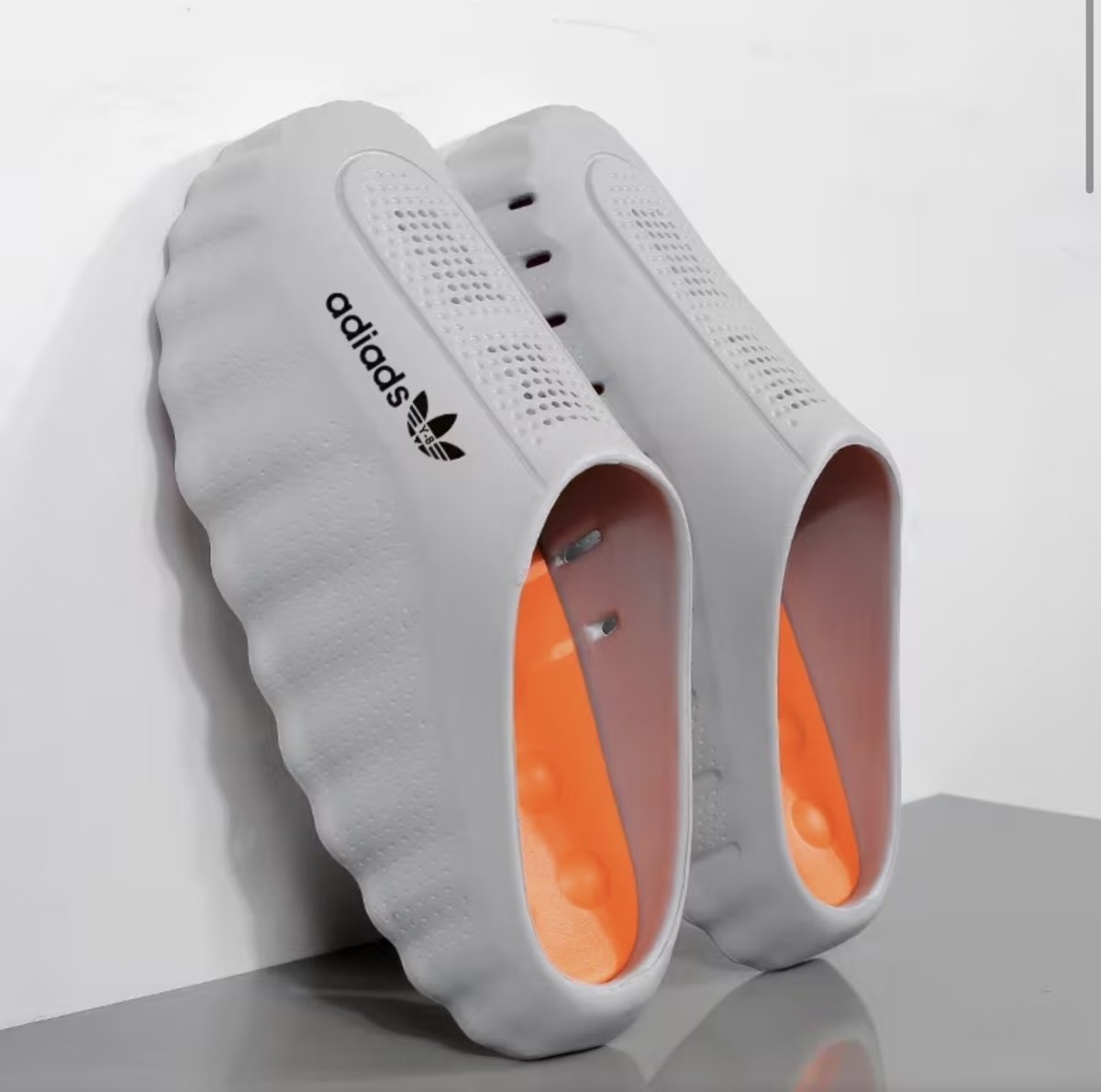 Sandales et claquettes, chaussures tendance