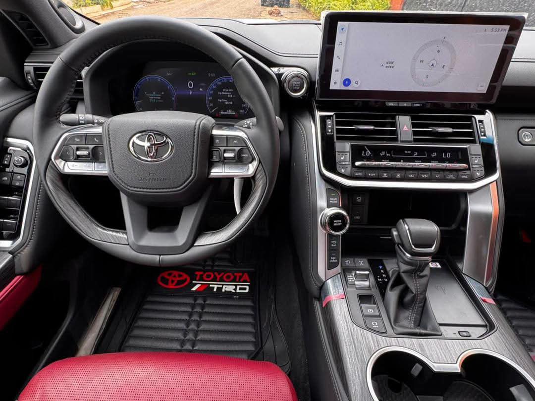 Toyota Land cruiser 300 VX 2025